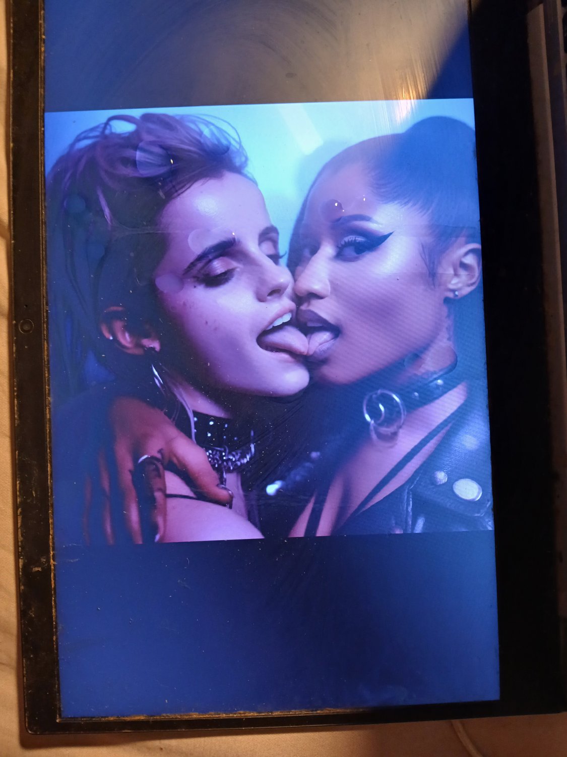 VwA1EXQX The Exclusive Collabo Ebony Cumtribute Of Emma Watson & Nicki Minaj 02.jpg